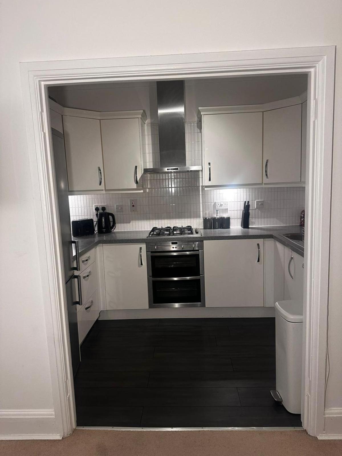 City Lux Apartment Лондон Экстерьер фото
